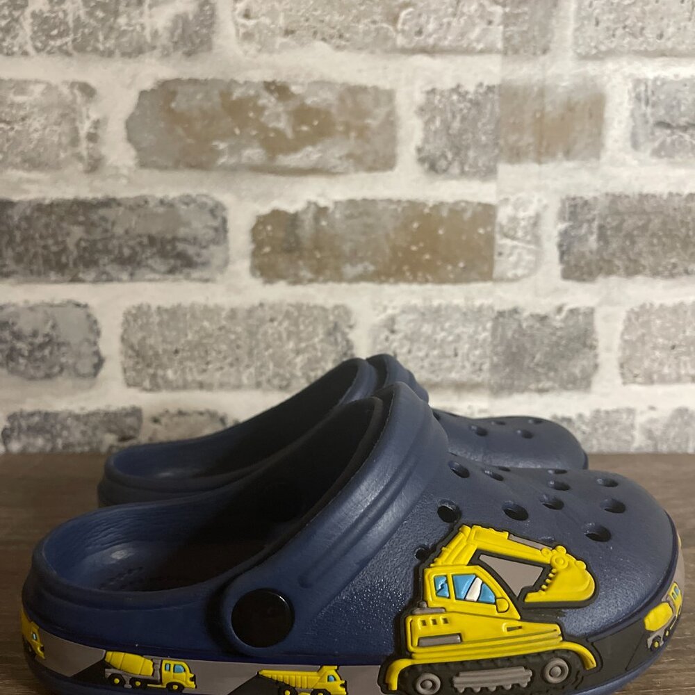 Kid's Construction Truck Clogs – Navy/Yellow  (Size 1.5 Y)